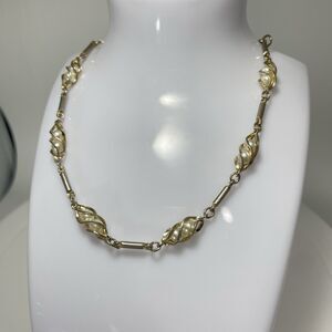 Sarah Coventry Faux Pearl Gold Tone Necklace 13” Vintage Signed